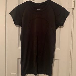 Lululemon Swiftly Tech Short Sleeve black size 8